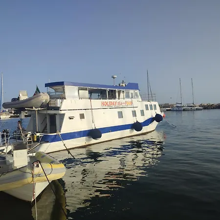Holiday Πλωτό κατάλυμα