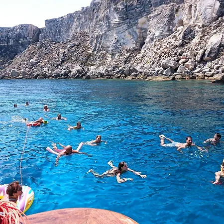 Holiday Πλωτό κατάλυμα *